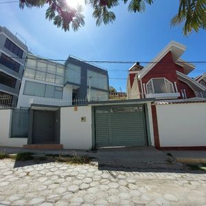 Comoda Y Linda Casa En Venta En Achumani Calle 29