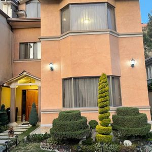 Linda Casa En Venta Irpavi Sobre Av. Principal Calle 17