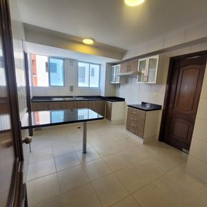 Departamento En Alquiler De 3 Dormitorios Y Un Escritorio En La 23 De Calacoto 