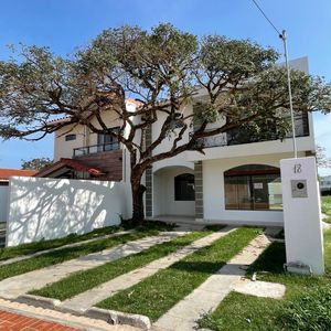 Casa A Estrenar Dentro De Condominio 5to Anillo