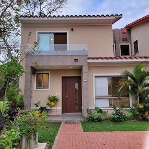 Casa En Venta, Zona Norte