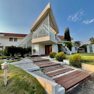Casa De Lujo En Condominio Jardines De Urubo