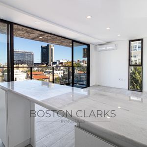 Apartamento En Alquiler: 2 Dormitorios + 2 Baños En Punta Carretas