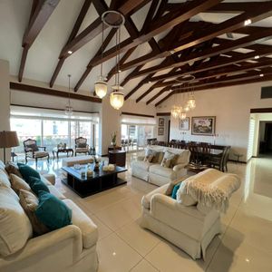 Departamento / Penthouse En Alquiler- Las Palmas