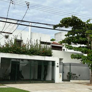 Casa Grande En Venta - Urbanización Cañoto