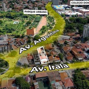 Terreno De 850 Mts  Sobre 2  Avenidas En Venta Av Irala