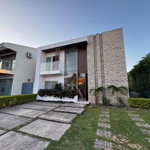 Le Parc Costanera