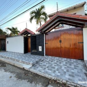 Casa De 5 Dormitorios En Venta Por La Alemana 5to Anillo
