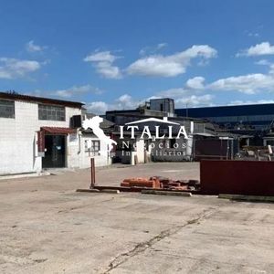 Predio 8000 M2 Con Salida A 2 Calles Todo Hormigon, Galpones, Oficinas, Showroom