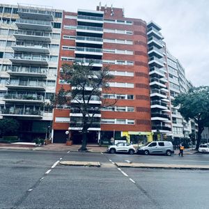 Venta Apartamento 3 Dorm En Pocitos, Bv. España