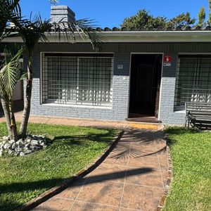 Venta Casa 3 Dorm En Carrasco, M. Otero Y Córcega