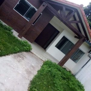 Casa De 3 Dormitorios En Zona Este