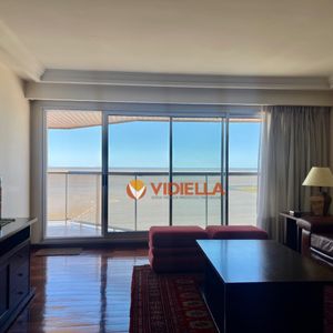 Venta Apartamento 4 Dormitorios Y Servicio, 2 Garaje ,rambla Pocitos