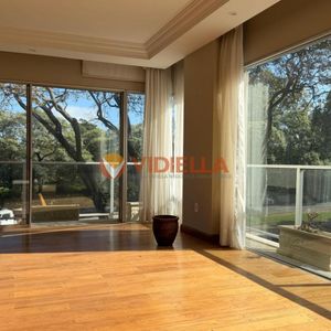 Apto. En Alquiler Y Venta 3 Dormitorios + Servicio C/ Garaje Triple En El  Golf