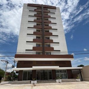 Amplio Local Comercial En Alquiler