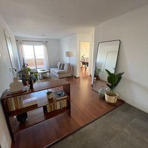 2 Dormitorios, Terraza Y Garaje Con Renta