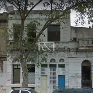 Terreno Con Construcciones En Daniel Fernandez Crespo