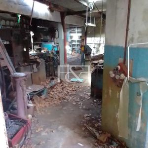 Venta De Gran Galpyoacute;n En Aguada