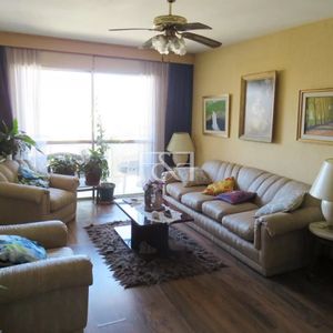 Venta Apartamento Tres Dormitorios Centro