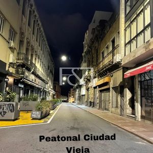 Casa En Venta En Ciudad Vieja