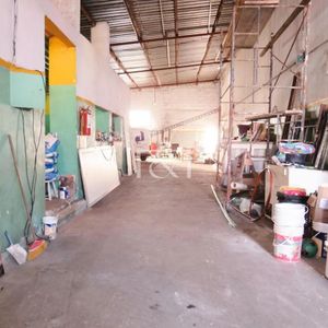 Venta  Galpón 420m2 Con Renta Aguada