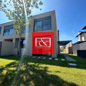 Casa En Venta En Carrasco
