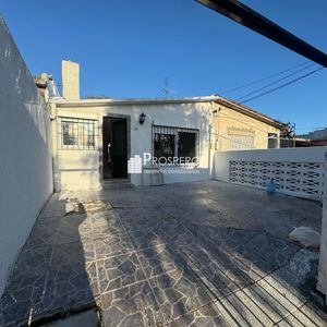 Al1918 Venta  Casa 2dorm Sayago, Patio C/renta