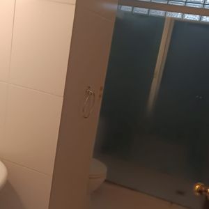 Departamento En Anticretico, Vacío Cerca A La Rotonda Del Vergel En Irpavi.