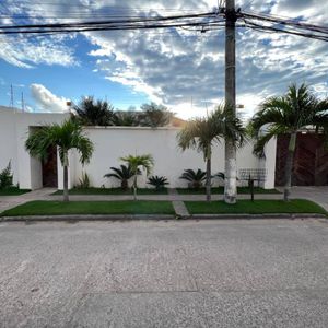 Casa En Venta – Zona Comercial