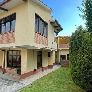 Casa En Alquiler Achumani P/ Vivienda O Negocio Bs.-8500