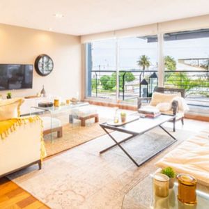 Exclusivo Apartamento Con Excelentes Dimensiones En Puerto Del Buceo