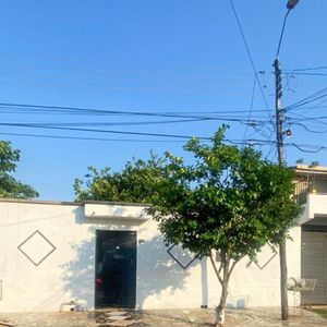 Casa A Precio De Terreno En Oportunidad 