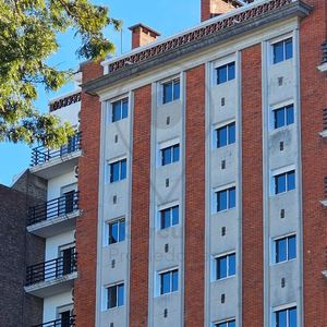 Oficina/consultorio En Edificio Icónico Con Vista Despejada Al Mar