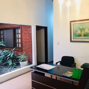 Bella Casa En Venta, Excelente Ubicación