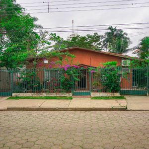 Casa En Venta Zona Charcas