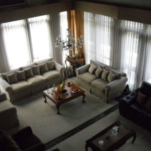 Elegante Y Cómoda Casa