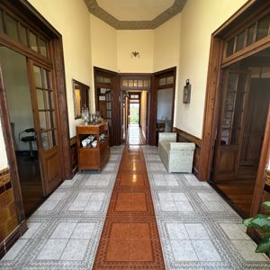 Venta Excelente Propiedad Con Fondo Y Lugar Para Varios Autos