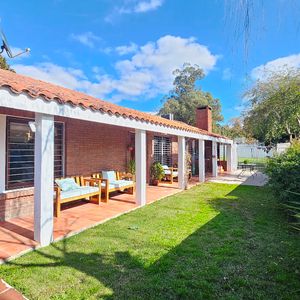 Casablanca - Chalet único En Amplio Terreno En El Corazón De Colón