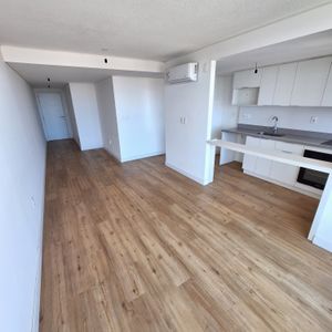 Excelente Apartamento En Alquiler, Malvin. Muy Amplio. 1 Dormitorio.