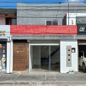 En Alquiler | Local Comercial Sobre Av. Virgen De Cotoca