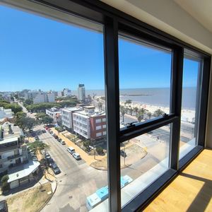 Venta Apartamento 1 Dormitorio Al Frente Con Vista Al Mar En Malvín
