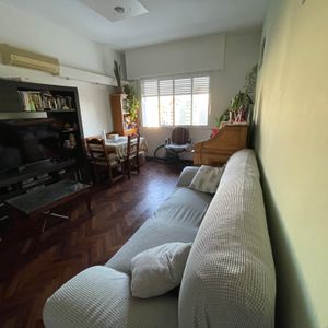Apartamento 2 Dormitorios – Piso Alto Sobre 18 De Julio