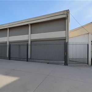 Local Comercial 420 M² Piedras Blancas - Av. Gral. Flores Casi Belloni