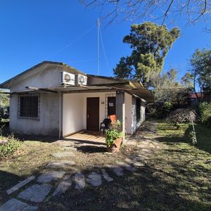 Casa Proxima Bus, Escuela, Liceo Y Servicios, La Floresta