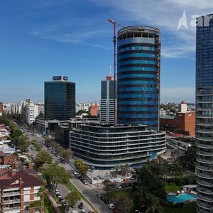 Apartamento En Venta De 2 Dormitorios En Increíble Zona De Buceo.
