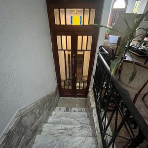 Excelente Oportunidad: Vivienda U Oficina  En Dos Plantas Con Amplio Garaje