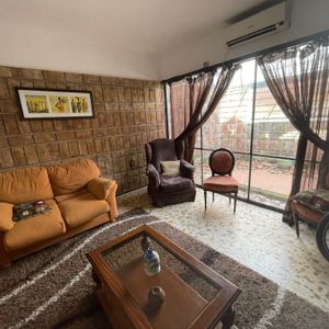 Hermosa Y Amplia Casa Con Apto !!