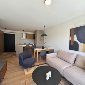 Venta Apartamento De 2 Dormitorios Al Frente Con Gran Terraza 15m2 Parque Batlle
