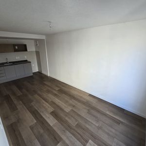 Alquiler | Apartamento De 2 Dormitorios Con Balcón Y Garage