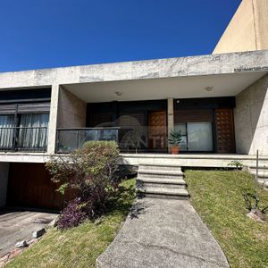 Venta Casa En Padrón único! 4 Dormitorios, 2 Baños, Cochera, Parrillero, Barbacoa Y Mucho Más. Esquina En El Corazón De Montevideo. Inm, Atlántida
